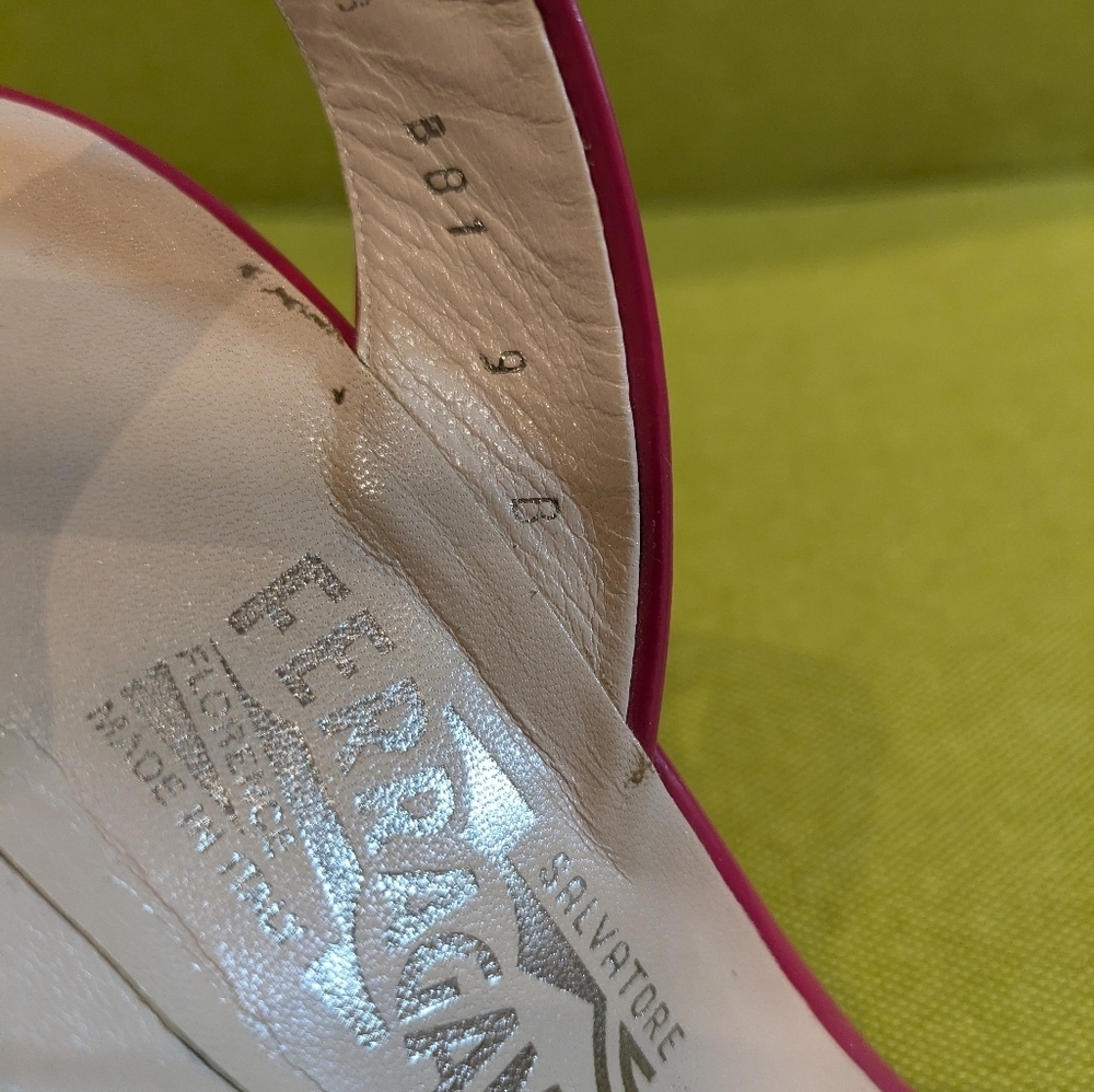 Salvatore Ferragamo Fuchsia Pink Patent Leather Slingback Heels – Size 9B - Picture 7 of 9